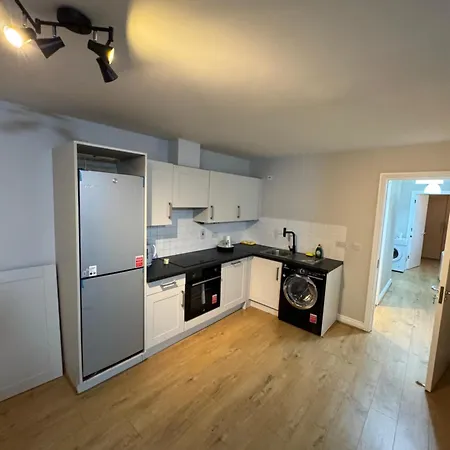 Charming 3-bedroom Modern In Appartement Dublin