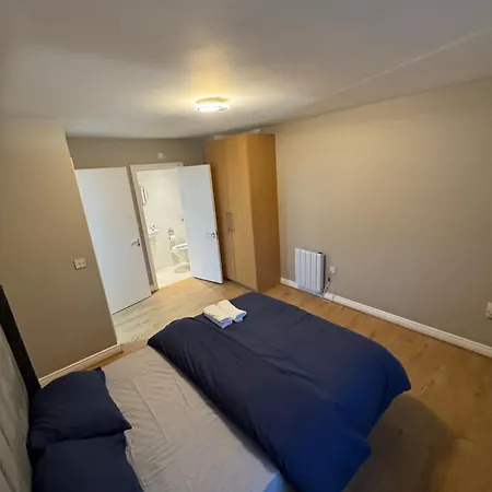 Charming 3-bedroom Modern In * דבלין
